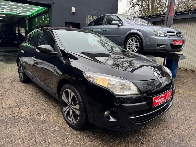 Gebraucht Renault Mégane Bose Edition 131 PS (96 kW) 2011 Schwarz Limousine