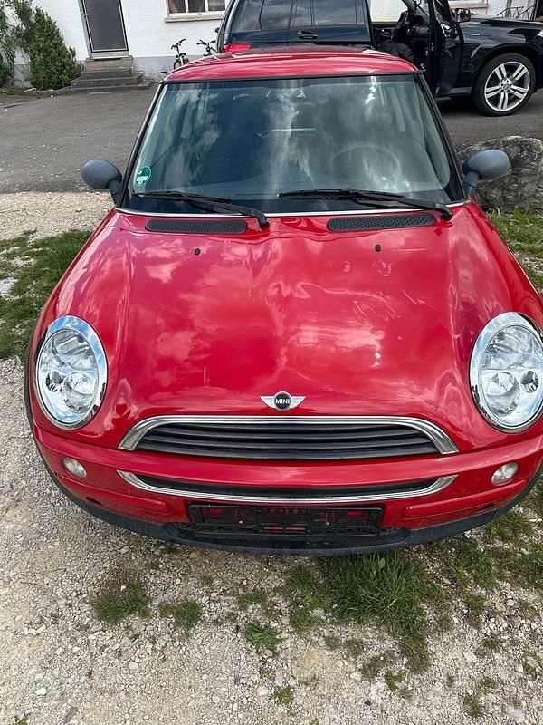 Rot Gebraucht 2004 Mini Cooper Coupé Coupé | 1.499 € (Fairer Preis) - Bild 1/4