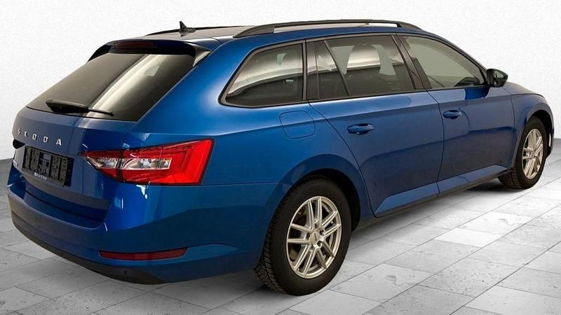 Gebraucht Skoda Superb 150 PS (110 kW) 2022 Blau Kombi