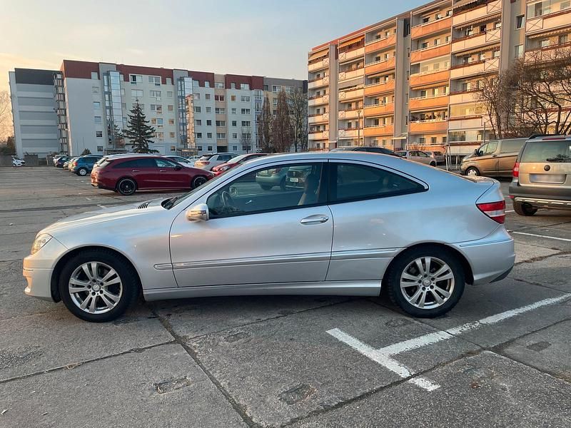Gebraucht Mercedes CLC180 143 PS (105 kW) 2010 Silber Kleinwagen