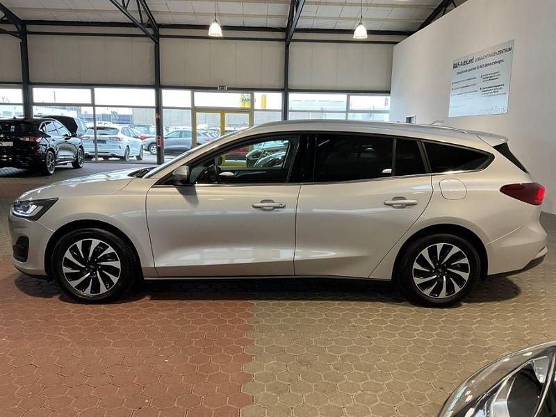 Gebraucht Ford Focus Titanium 125 PS (91 kW) 2024 Silber Kombi