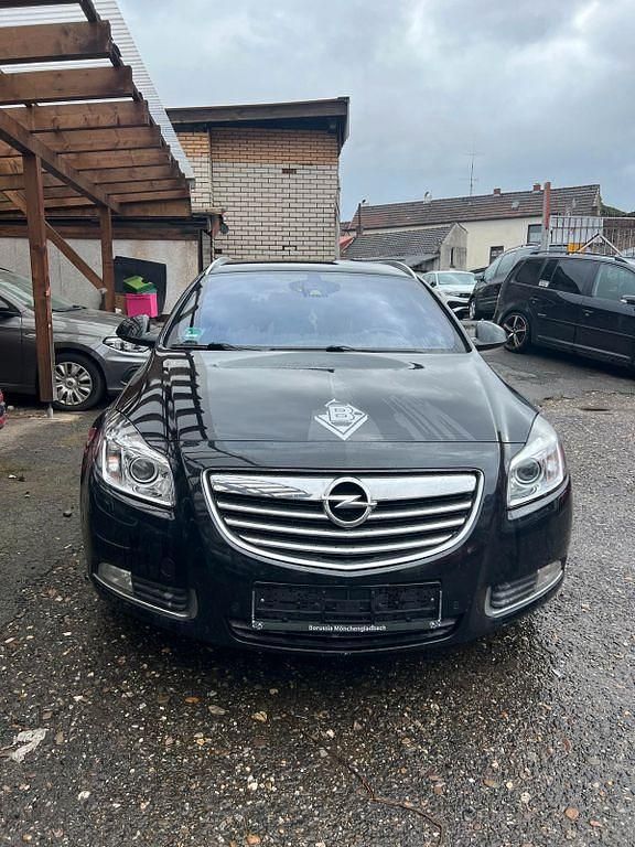 Gebraucht Opel Insignia Innovation 250 PS (183 kW) 2012 Schwarz Kombi