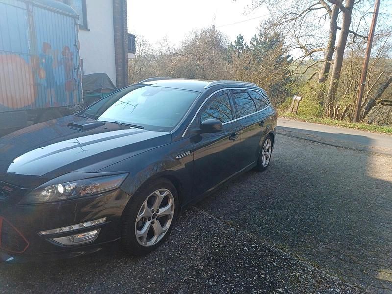Gebraucht Ford Mondeo 200 PS (147 kW) 2013 Schwarz Kombi