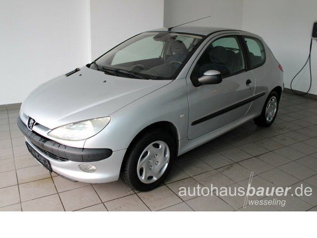 Gebraucht Peugeot 206 Premium 75 PS (55 kW) 2002 Grau Limousine