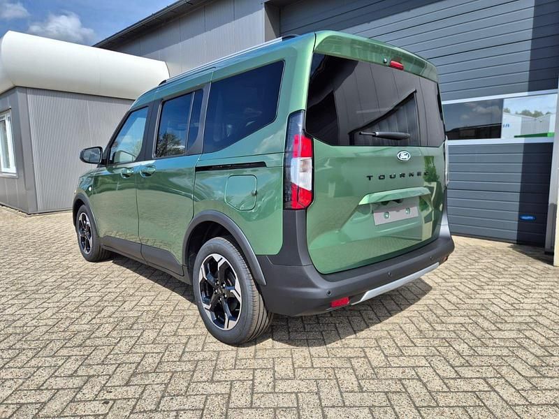Neu Ford Tourneo Courier Active 125 PS (91 kW) 2026 Bursting green Van / Kleinbus