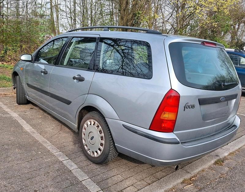Usata Ford Focus 75 CV (55 kW) 2004 Argento Station wagon