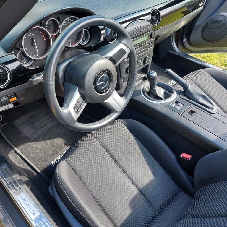 Grau Gebraucht 2006 Mazda MX5 Cabrio | 7.900 € (Guter Preis) - Bild 1/4