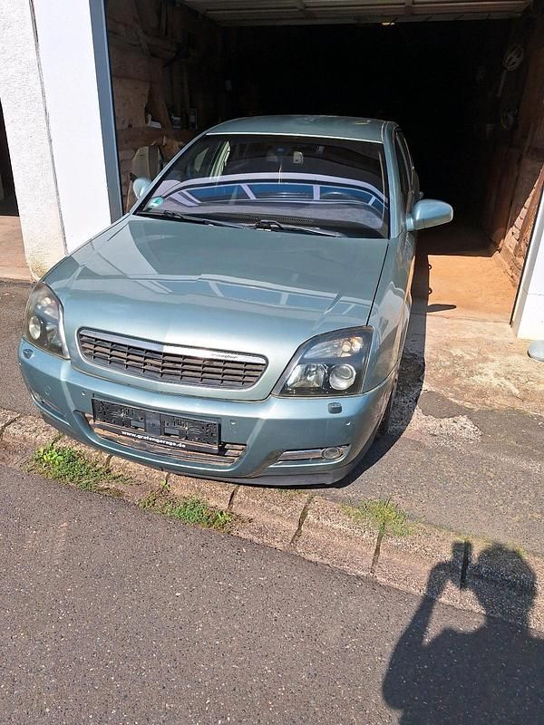Grün Gebraucht 2004 Opel Signum Kombi | 900 € (Guter Preis) - Bild 1/4