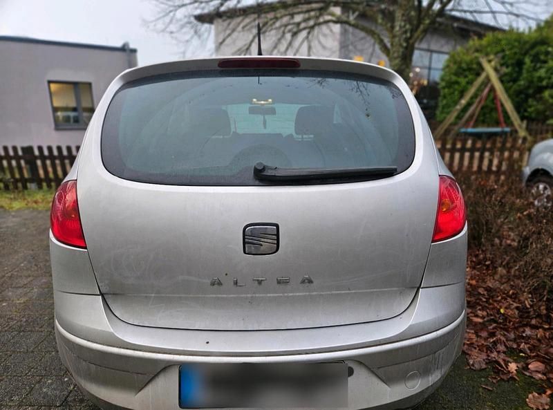 Gebraucht Seat Altea 105 PS (77 kW) 2004 Silber Van / Kleinbus
