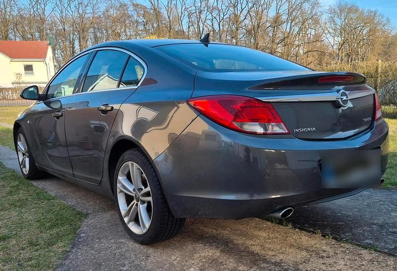 Gebraucht Opel Insignia 220 PS (161 kW) 2009 Grau Limousine