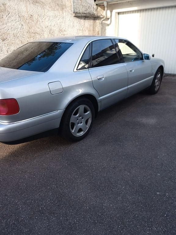 Silber Gebraucht 2001 Audi A8 Limousine | 5.500 € (Guter Preis) - Bild 1/4