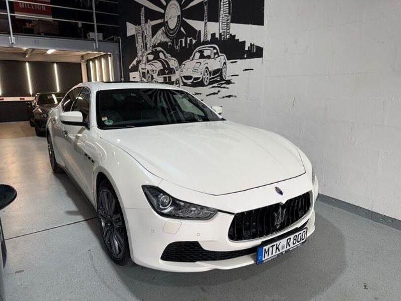 Gebraucht Maserati Ghibli 349 PS (256 kW) 2016 Weiß Limousine
