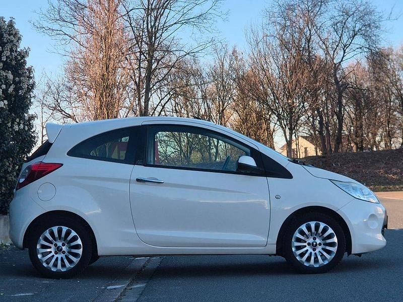 Gebraucht Ford Ka Titanium 69 PS (50 kW) 2010 Weiß Kleinwagen
