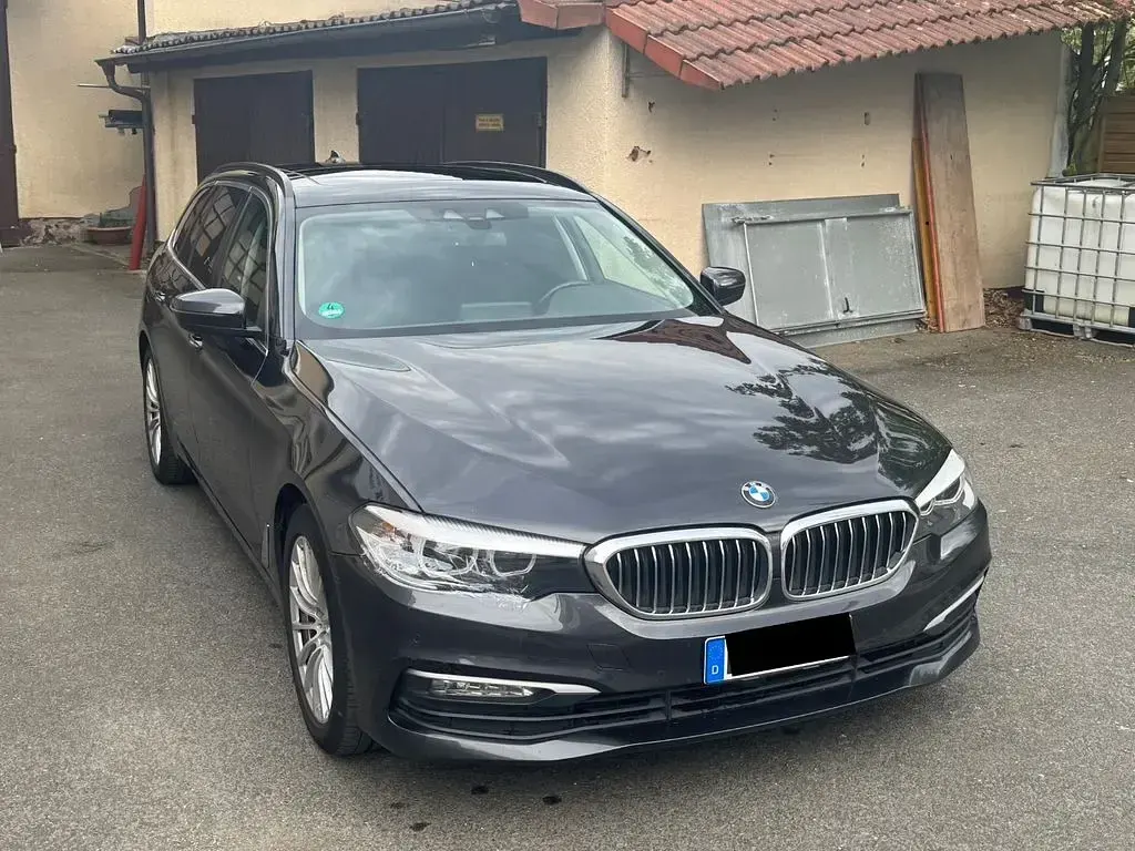 Gebraucht BMW 520 Luxury Line 190 PS (139 kW) 2018 Schwarz Kombi