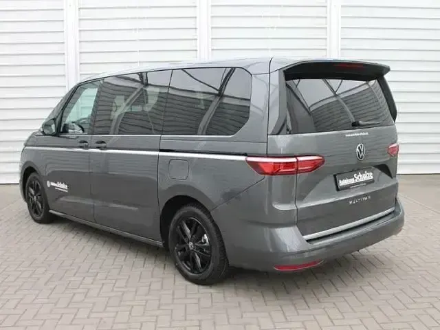 Używany VW Multivan Style 110 KM (80 kW) 2025 Andere Minivan