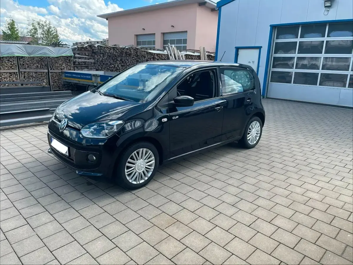 Używany VW up! Cup 60 KM (44 kW) 2014 Czarny Hatchback