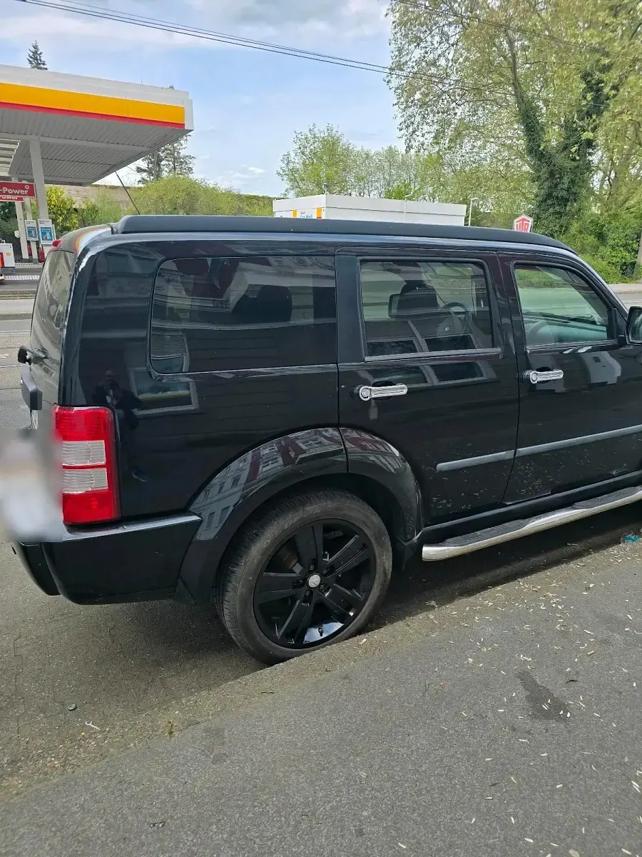Second-hand Dodge Nitro 177 CP (130 kW) 2008 Negru SUV