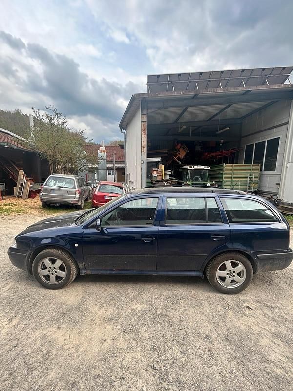 Gebraucht Skoda Octavia 90 PS (66 kW) 2006 Blau Kombi