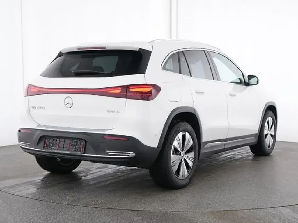 Gebraucht Mercedes EQA300 Advanced 167 kW (228 PS) 2025 Weiß SUV