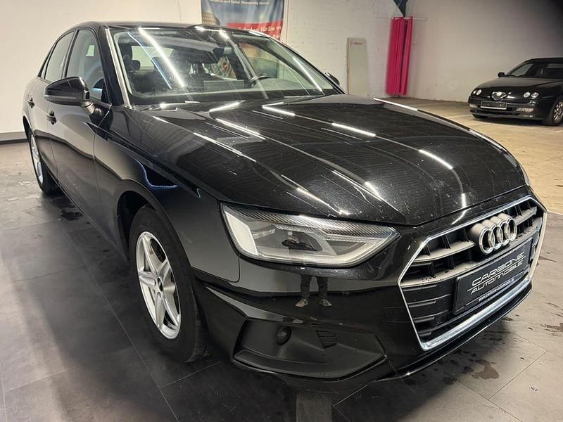 Gebraucht Audi A4 Basis 136 PS (100 kW) 2022 Brillantschwarz Limousine