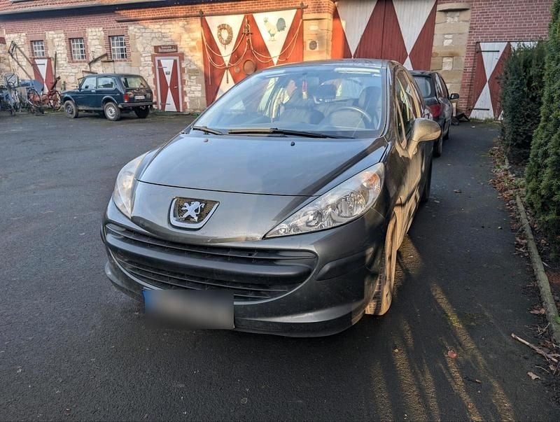 Gebraucht Peugeot 207 95 PS (69 kW) 2009 Grau Kleinwagen