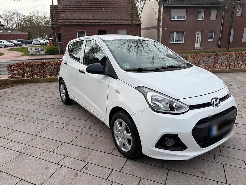 Gebraucht Hyundai i10 67 PS (49 kW) 2016 Weiß Kleinwagen