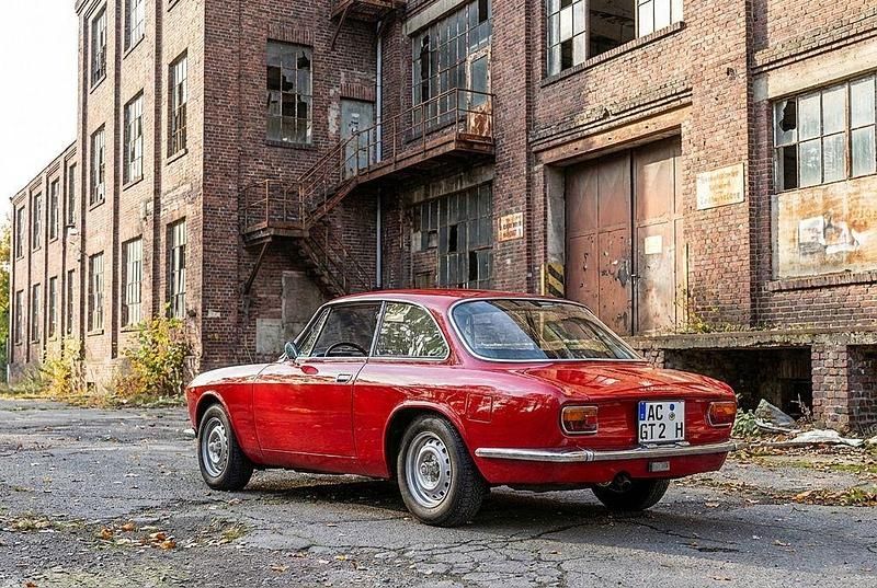 Gebraucht Alfa Romeo GT Junior 103 PS (75 kW) 1971 Rot Coupé