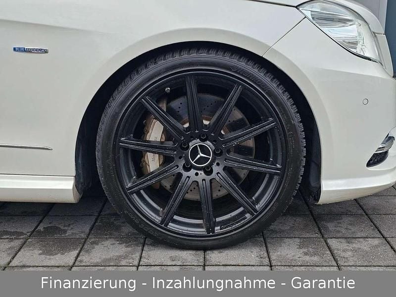 Gebraucht Mercedes E500 AMG 408 PS (300 kW) 2012 Diamant weiss (designo) Kombi