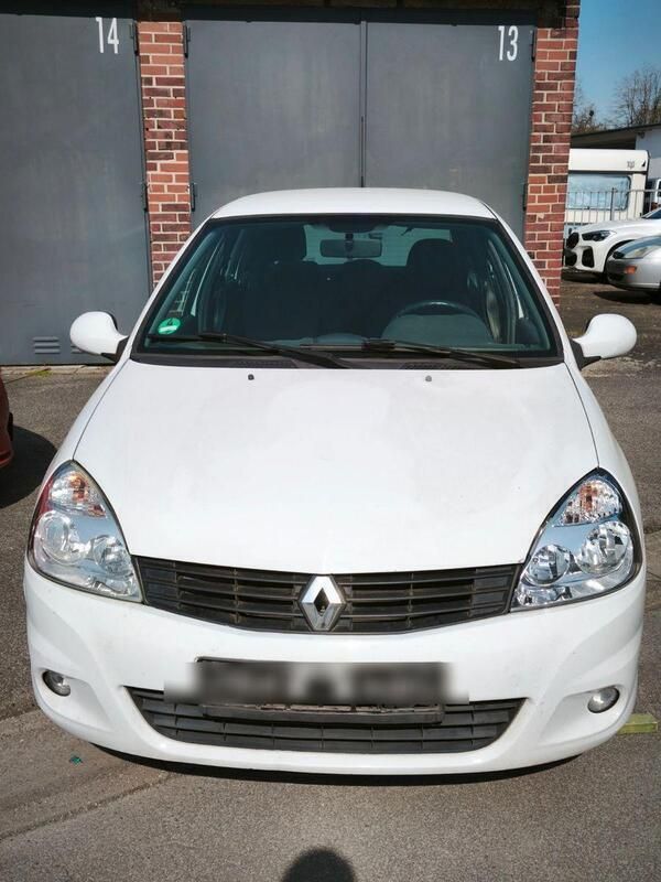 Weiß Gebraucht 2010 Renault Clio II Authentique Limousine | 1.800 € (Guter Preis) - Bild 1/4