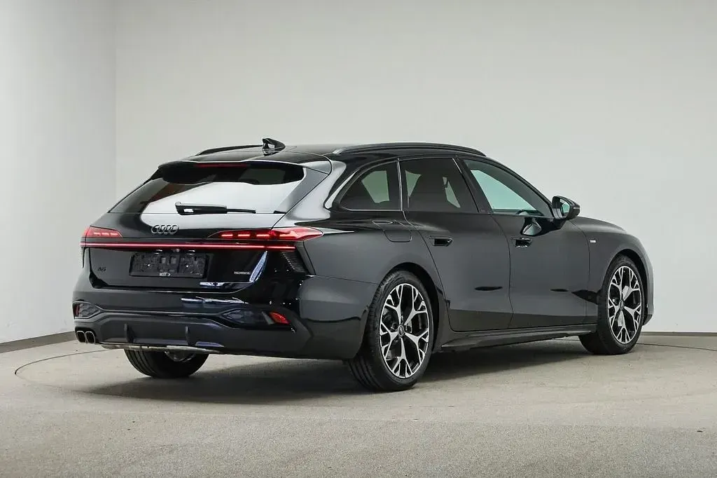 Gebraucht Audi A6 S-Line 299 PS (219 kW) 2026 Grün Kombi