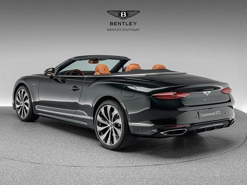 Neu Bentley Continental 680 PS (500 kW) 2025 Midnight emerald Limousine
