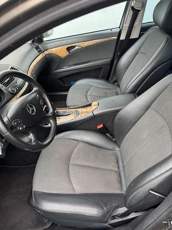 Gebraucht Mercedes E280 190 PS (139 kW) 2008 Andere farben Limousine