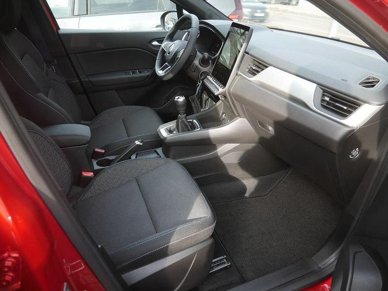 Second-hand Renault Captur Evolution 91 CP (66 kW) 2024 Roșu SUV