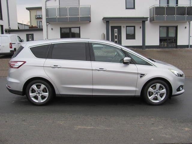 Gebraucht Ford S-MAX Titanium 179 PS (131 kW) 2016 Silber Van / Kleinbus