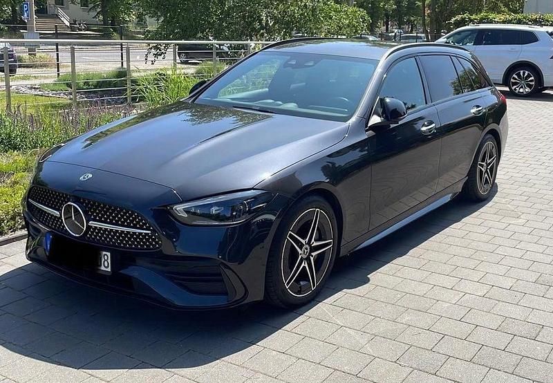 Schwarz Gebraucht 2021 Mercedes C220 AMG Kombi | 33.100 € (Etwas zu teuer) - Bild 1/4