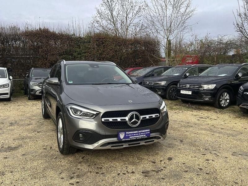 Mountaingrau Gebraucht 2021 Mercedes GLA220 Progressive SUV | 30.989 € (Superpreis) - Bild 1/4