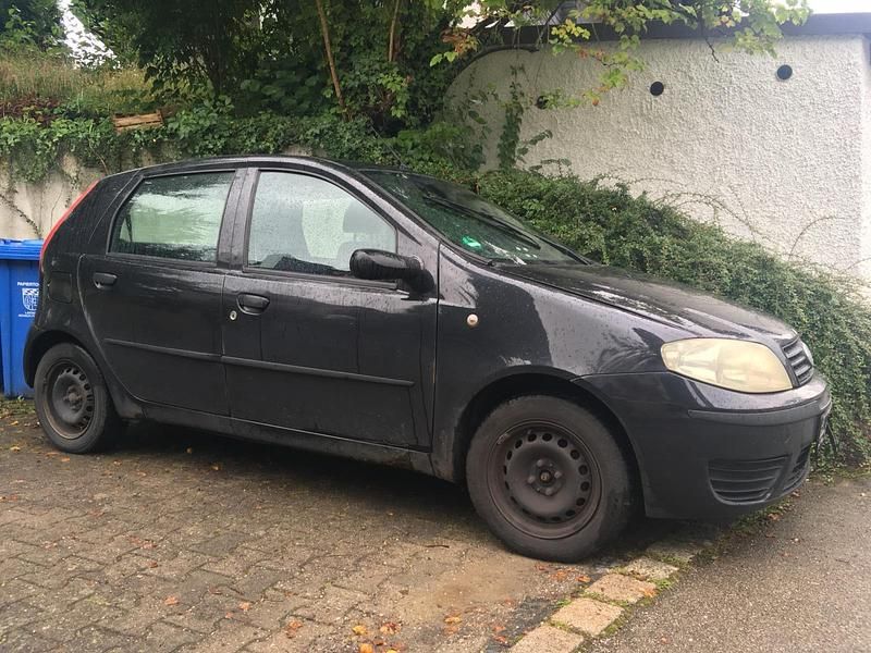 Schwarz Gebraucht 2004 Fiat Punto Kleinwagen | 222 € (Superpreis) - Bild 1/3