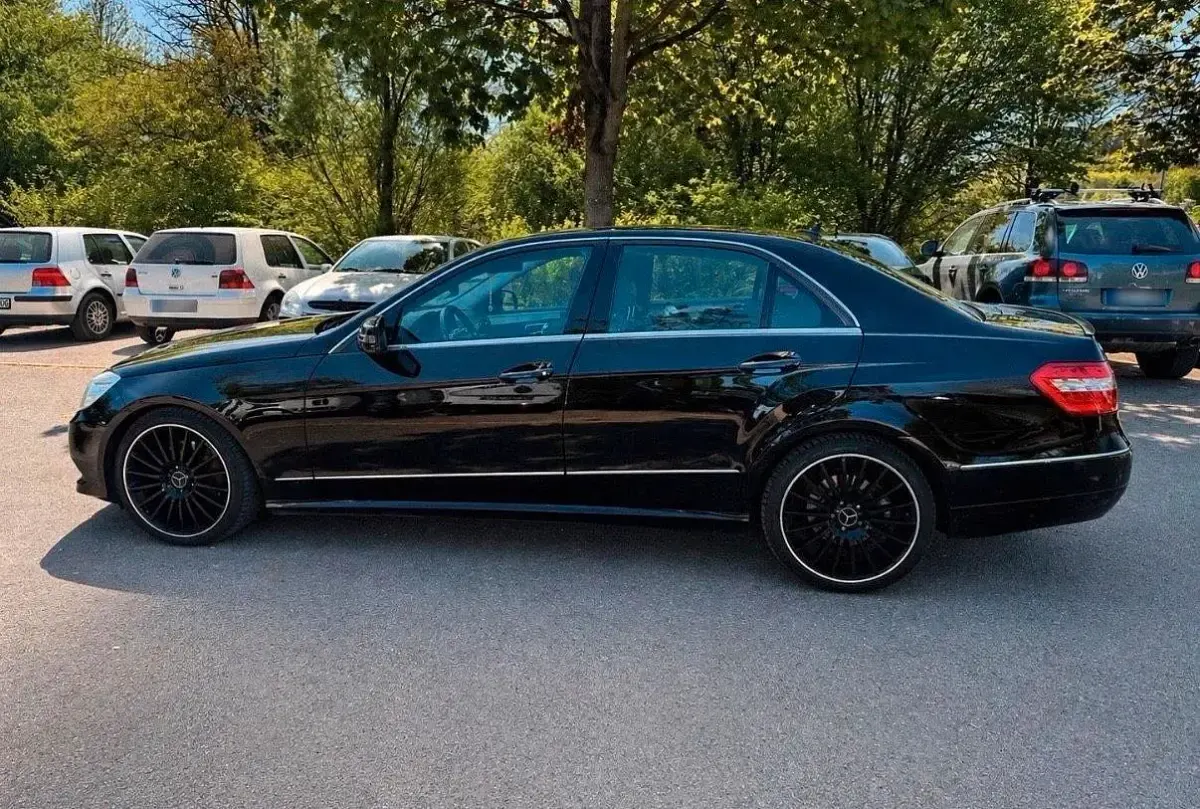 Gebraucht Mercedes E350 Avantgarde 292 PS (214 kW) 2009 Schwarz Limousine
