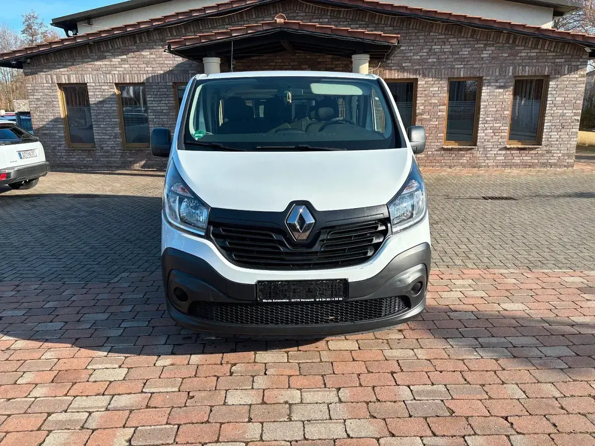 Gebraucht Renault Trafic Authentique 121 PS (88 kW) 2019 Weiß Van / Kleinbus