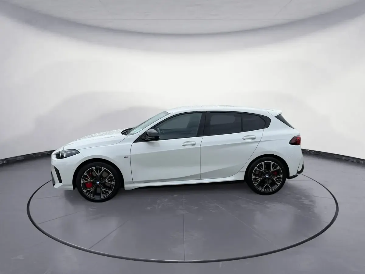 Gebraucht BMW M135 M Sport 300 PS (220 kW) 2025 Kleinwagen