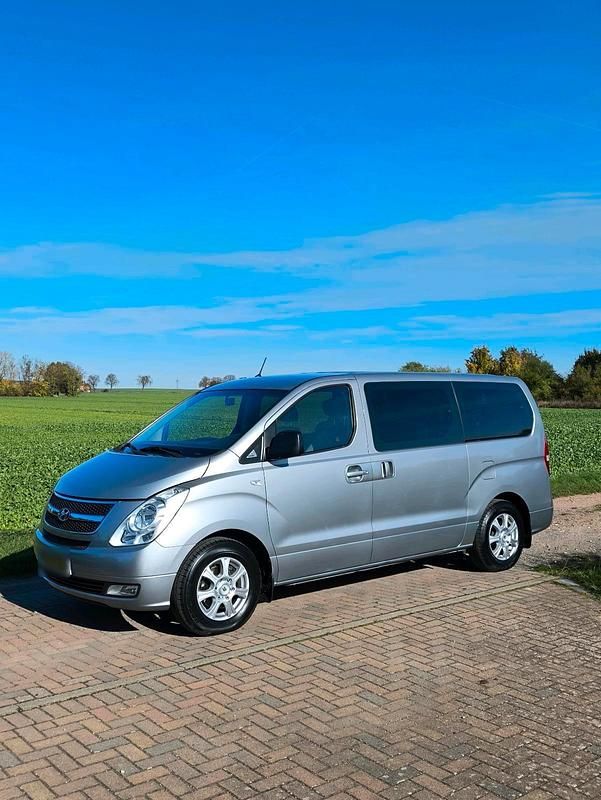 Gebraucht Hyundai H-1 170 PS (125 kW) 2010 Grau Van / Kleinbus