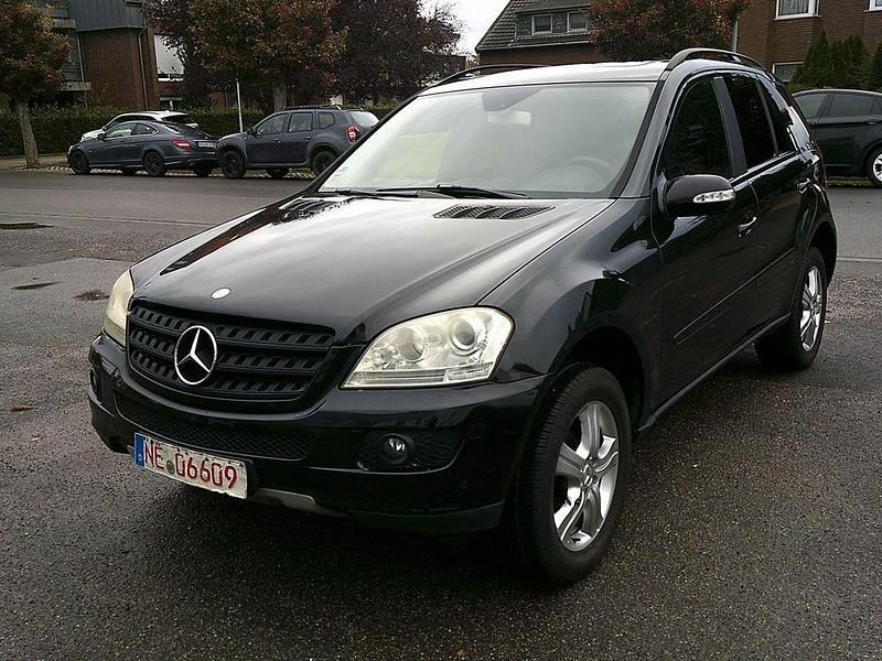 Schwarz Gebraucht 2007 Mercedes ML280 SUV | 5.900 € (Fairer Preis) - Bild 1/4