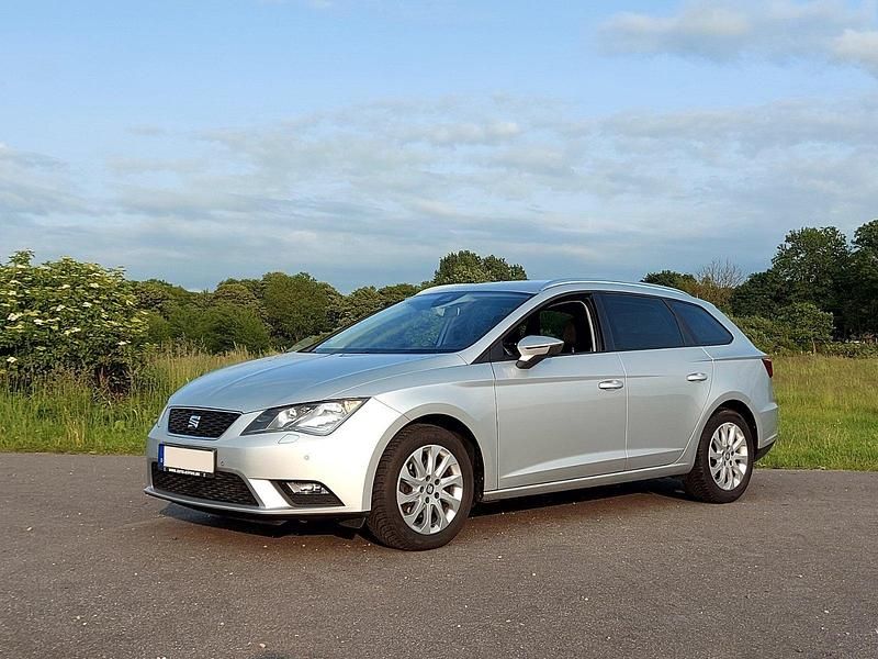 Silber Gebraucht 2016 Seat Leon Style Kombi | 10.225 € (Guter Preis) - Bild 1/4