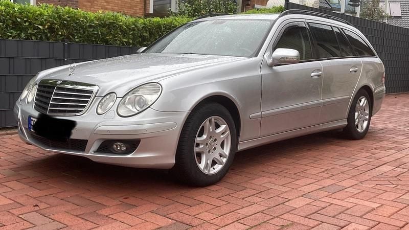 Silber Gebraucht 2007 Mercedes E200 Kombi | 6.000 € (Fairer Preis) - Bild 1/4
