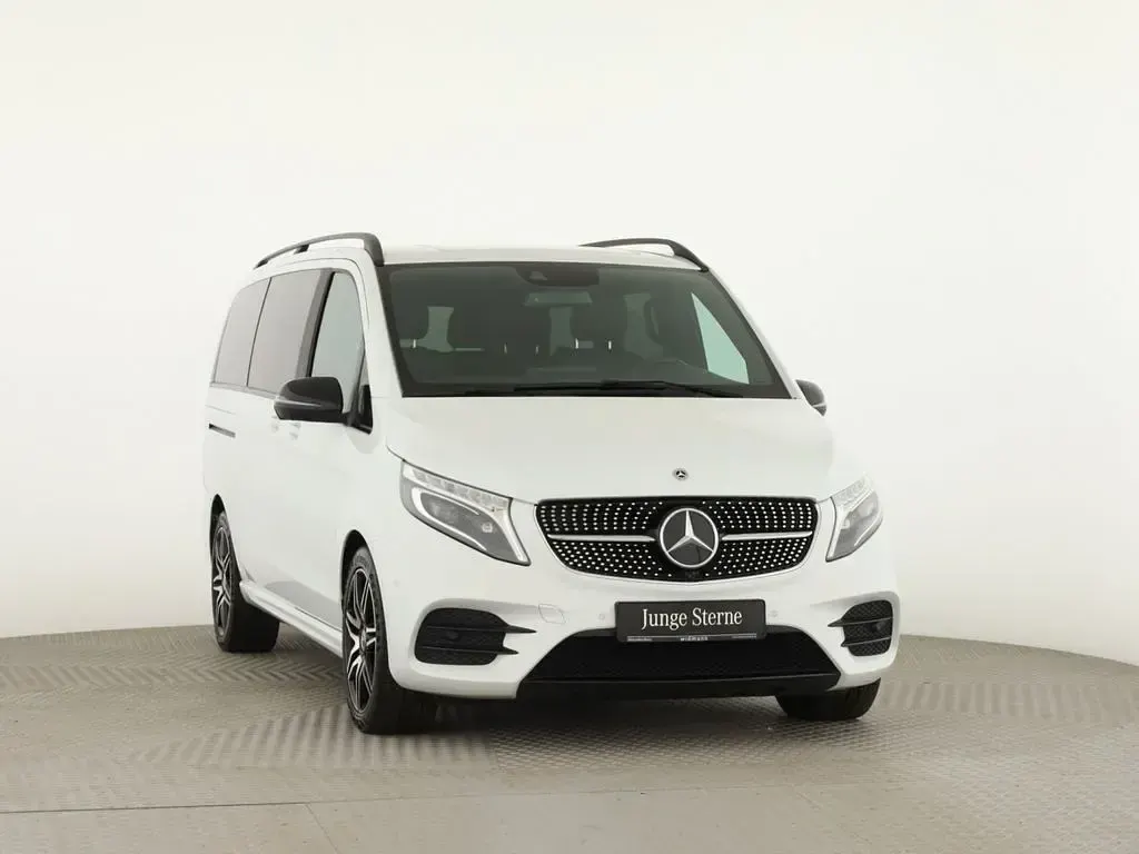 Gebraucht Mercedes V300 AMG line 237 PS (174 kW) 2023 Bergkristallweiss metallic Van / Kleinbus