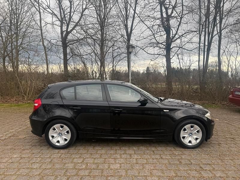 Schwarz Gebraucht 2009 BMW 120 Kleinwagen | 4.800 € (Fairer Preis) - Bild 1/4