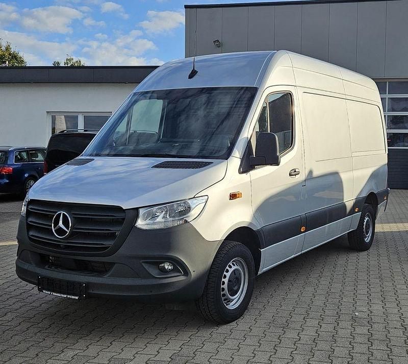 Silber Gebraucht 2023 Mercedes Sprinter Van | 36.295 € (Fairer Preis) - Bild 1/4