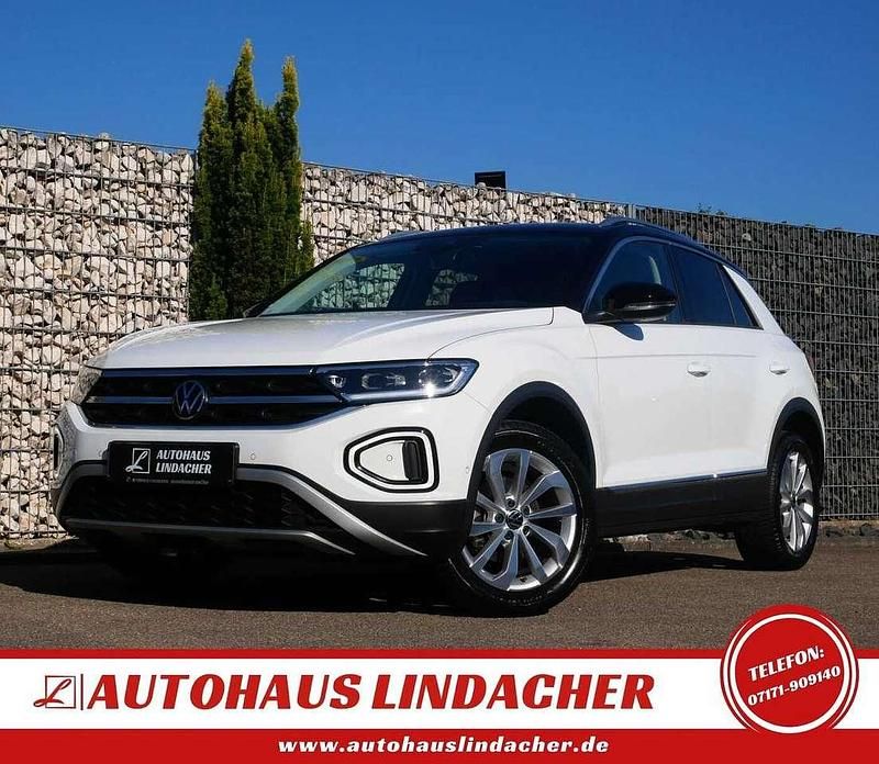 Weiß (metallic) Gebraucht 2022 VW T-Roc Style SUV | 24.870 € (Fairer Preis) - Bild 1/4