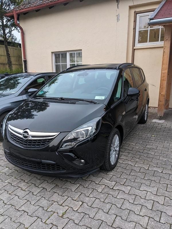 Schwarz Gebraucht 2015 Opel Zafira Van / Kleinbus | 10.400 € (Fairer Preis) - Bild 1/4