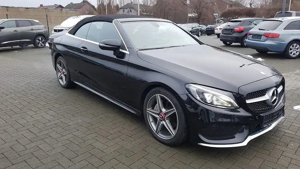 Gebraucht Mercedes C180 AMG line 156 PS (114 kW) 2017 Schwarz Cabrio